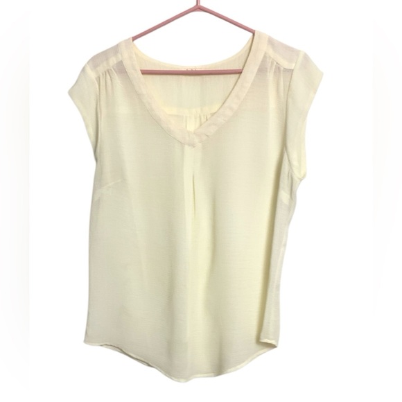 Antilia Femme Sheer, Lightweight, Airy, Flowing Tunic Style Off White Top - Picture 1 of 9